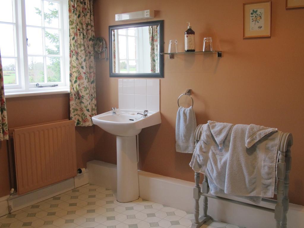 Cotton Farm Bed & Breakfast Честър Стая снимка