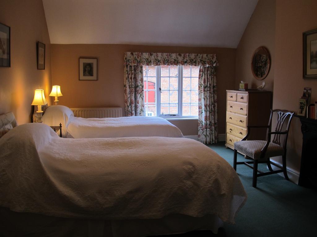 Cotton Farm Bed & Breakfast Честър Стая снимка